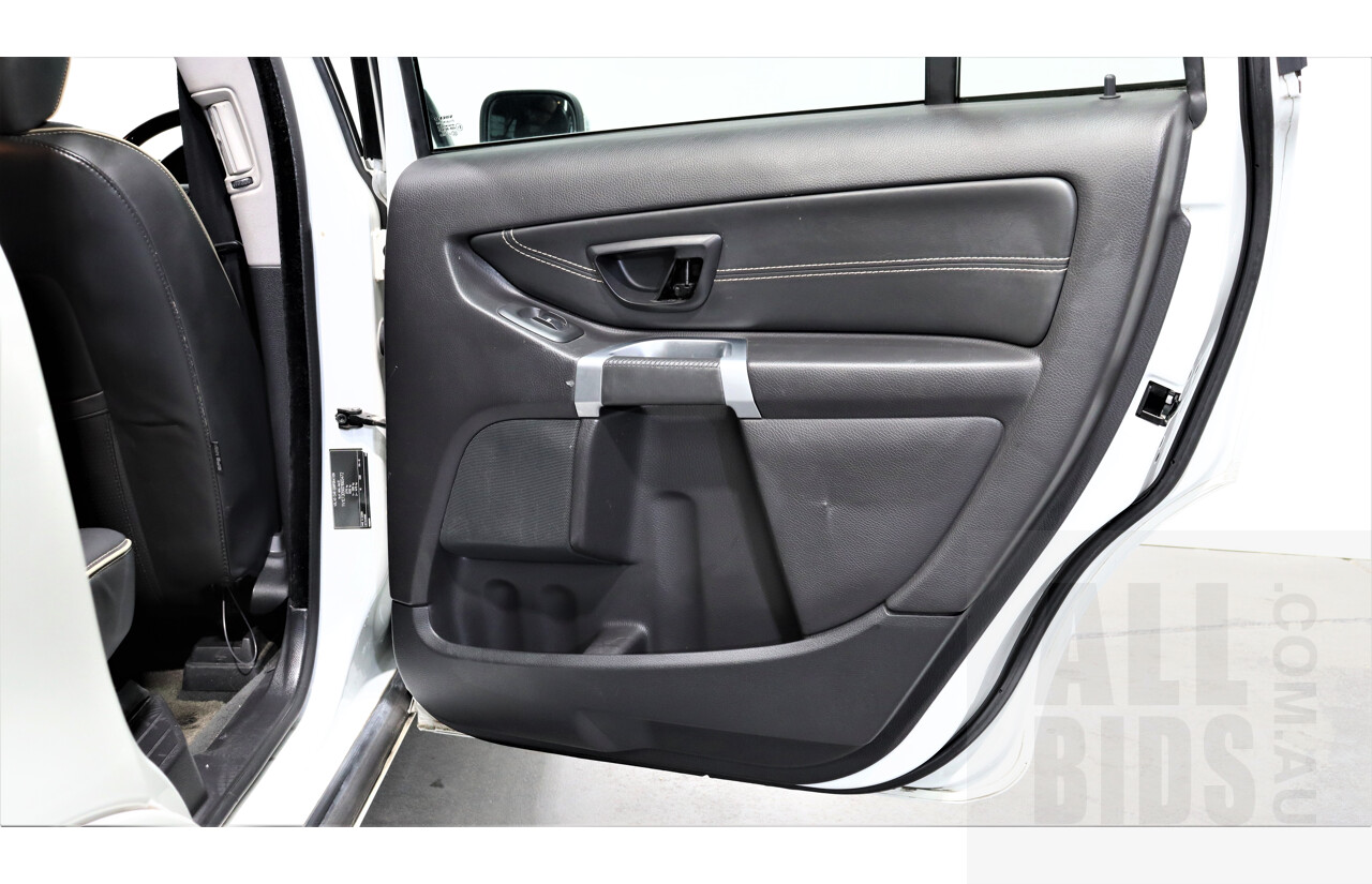4/2013 Volvo XC90 D5 Executive MY12 4d Wagon White 2.4L