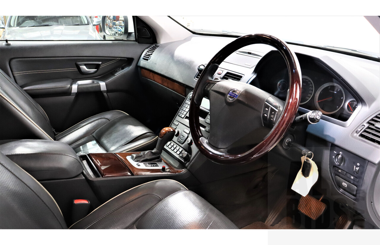 4/2013 Volvo XC90 D5 Executive MY12 4d Wagon White 2.4L