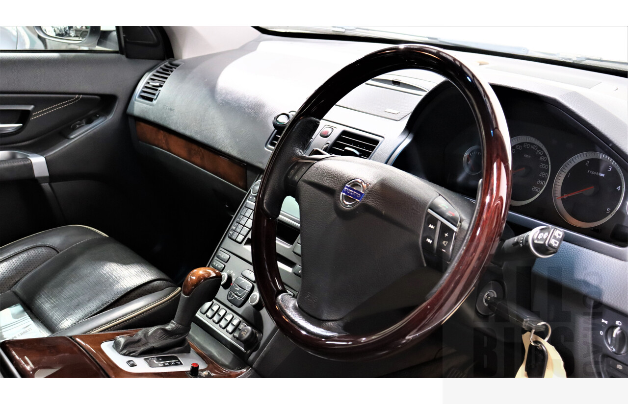 4/2013 Volvo XC90 D5 Executive MY12 4d Wagon White 2.4L