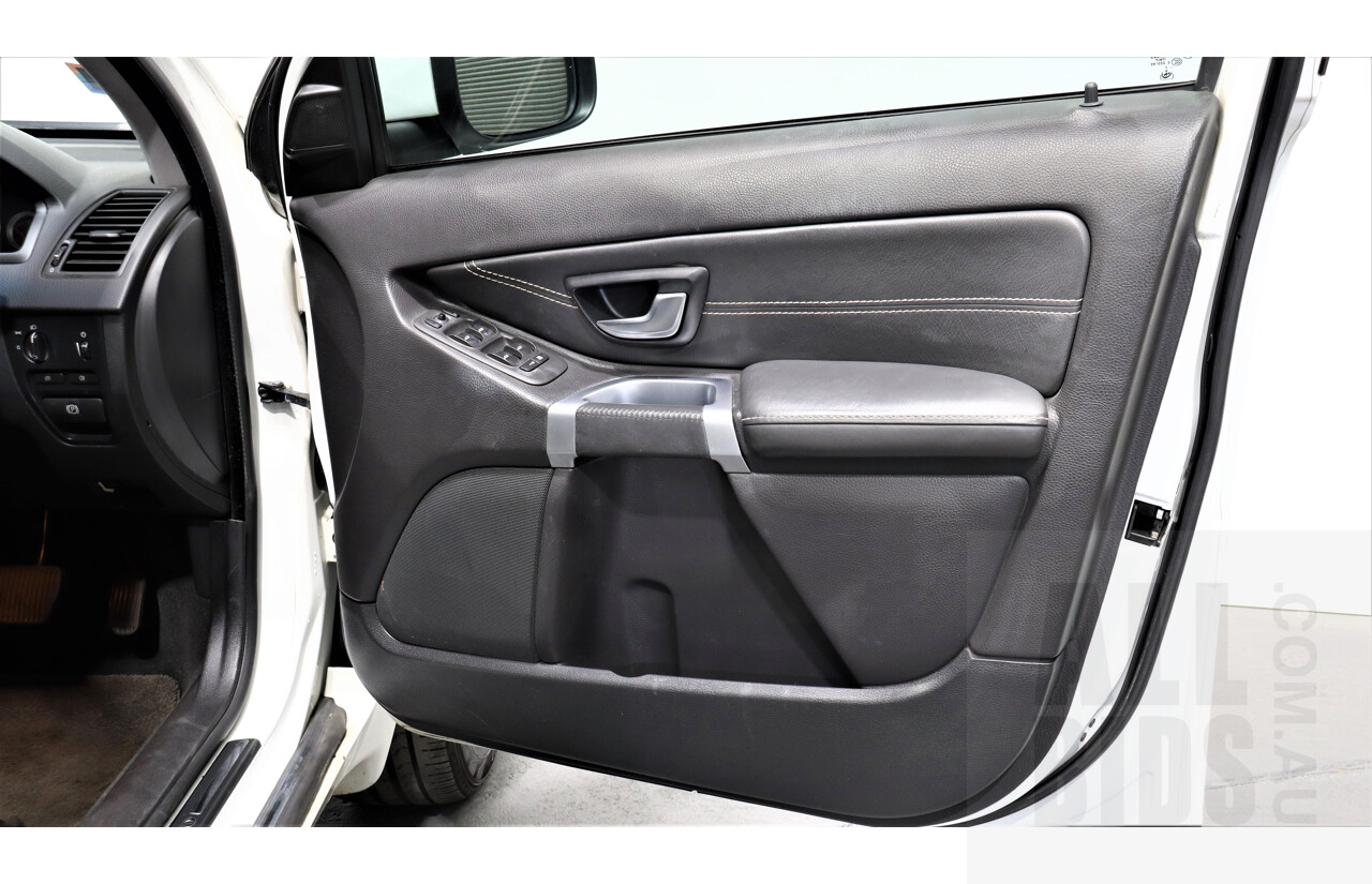 4/2013 Volvo XC90 D5 Executive MY12 4d Wagon White 2.4L