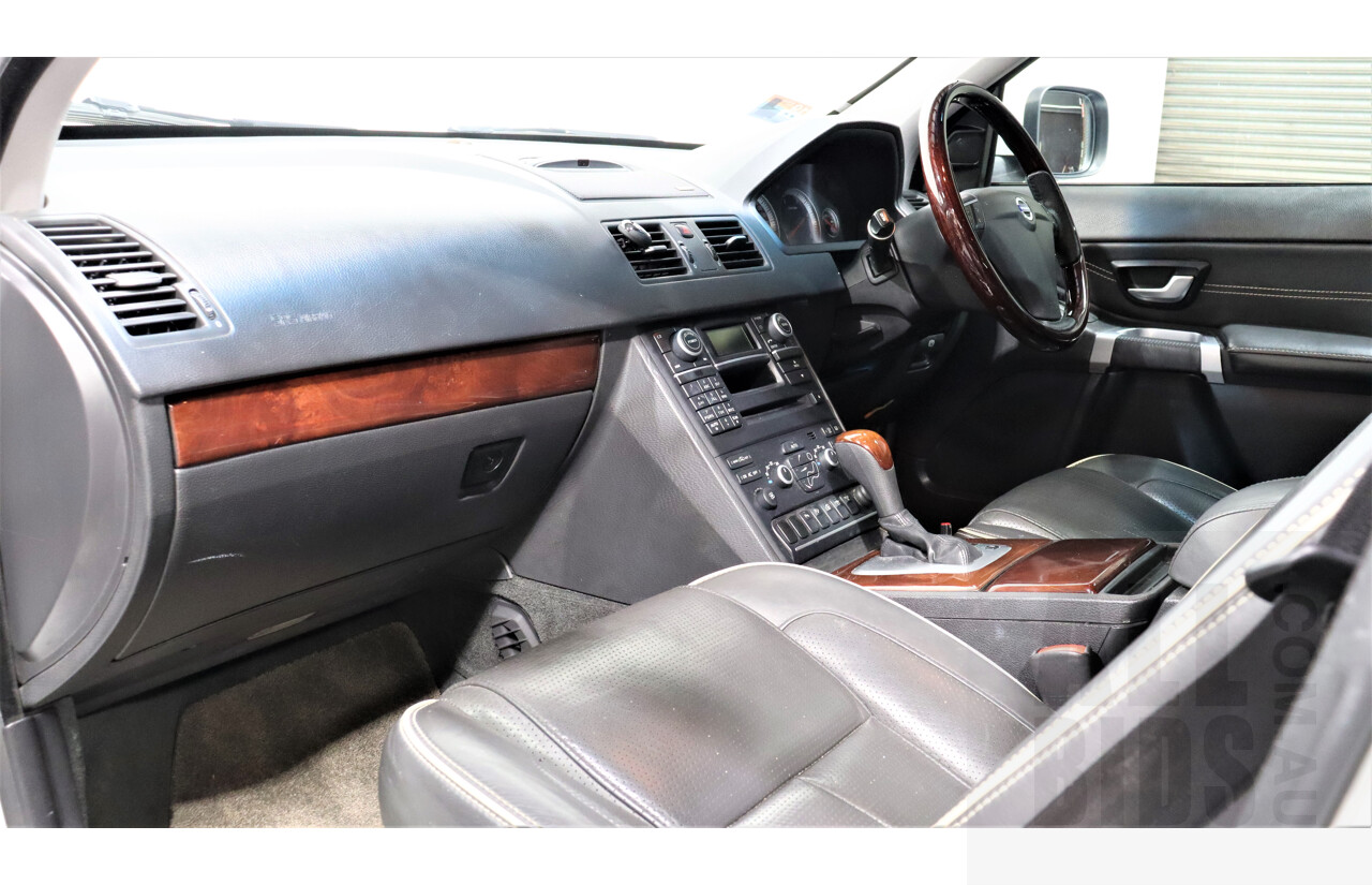 4/2013 Volvo XC90 D5 Executive MY12 4d Wagon White 2.4L