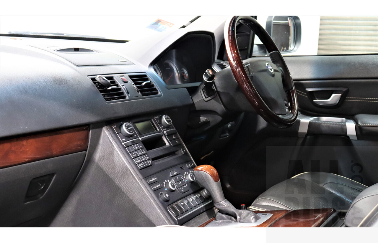 4/2013 Volvo XC90 D5 Executive MY12 4d Wagon White 2.4L