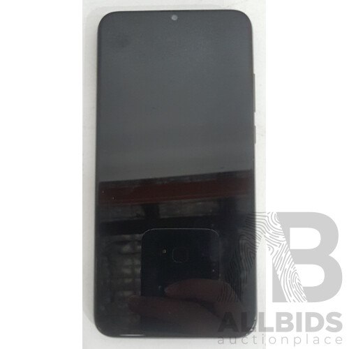 Kogan Agora XI 32 GB (With SD Card Slot Storage) Mobile Phone - Missing USB Type-C Cable - ORP $161.00