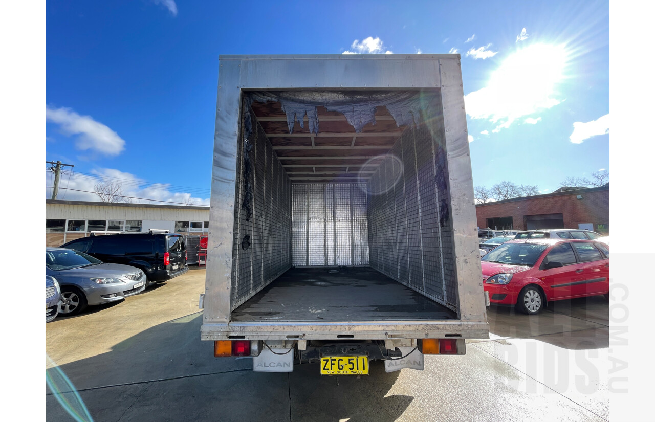 5/1985 Mitsubish Canter 55 Pantech White 3.3L