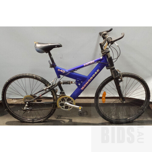 Mongoose D40 21 Speed Mountain Bike