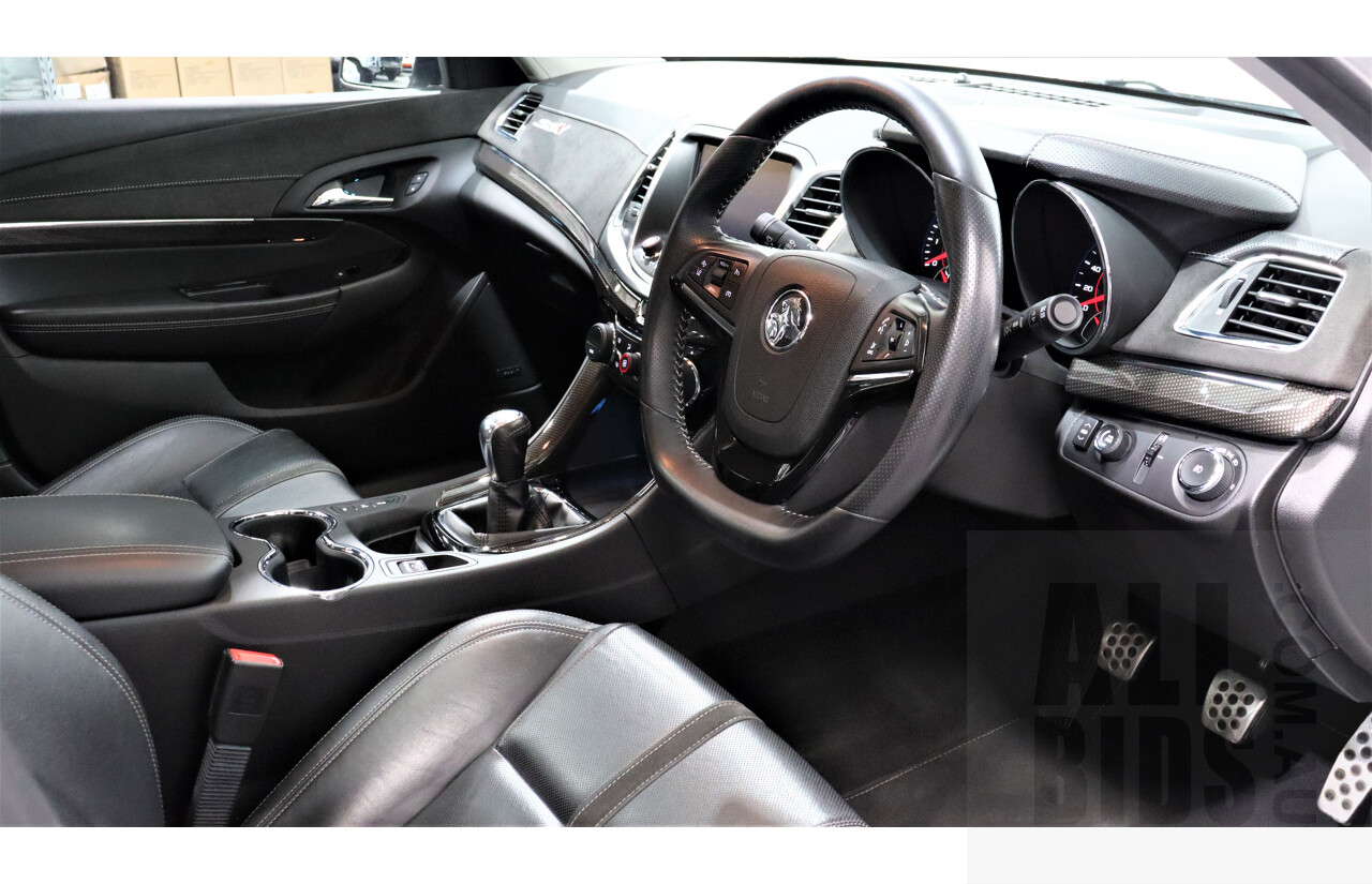 10/2014 Holden Commodore SS-V Redline VF MY15 4d Sedan White 6.0L