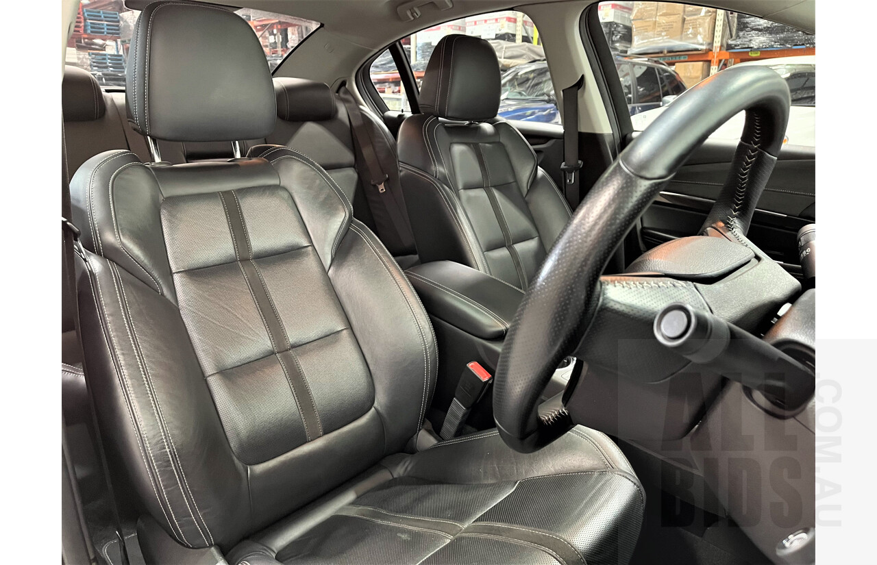 10/2014 Holden Commodore SS-V Redline VF MY15 4d Sedan White 6.0L