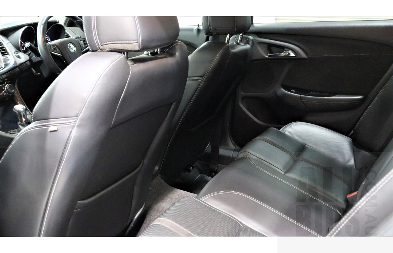 10/2014 Holden Commodore SS-V Redline VF MY15 4d Sedan White 6.0L