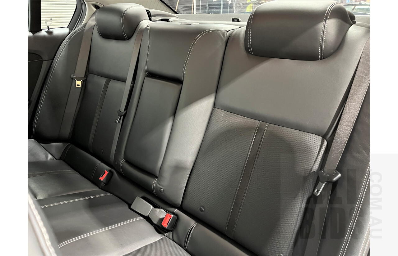 10/2014 Holden Commodore SS-V Redline VF MY15 4d Sedan White 6.0L