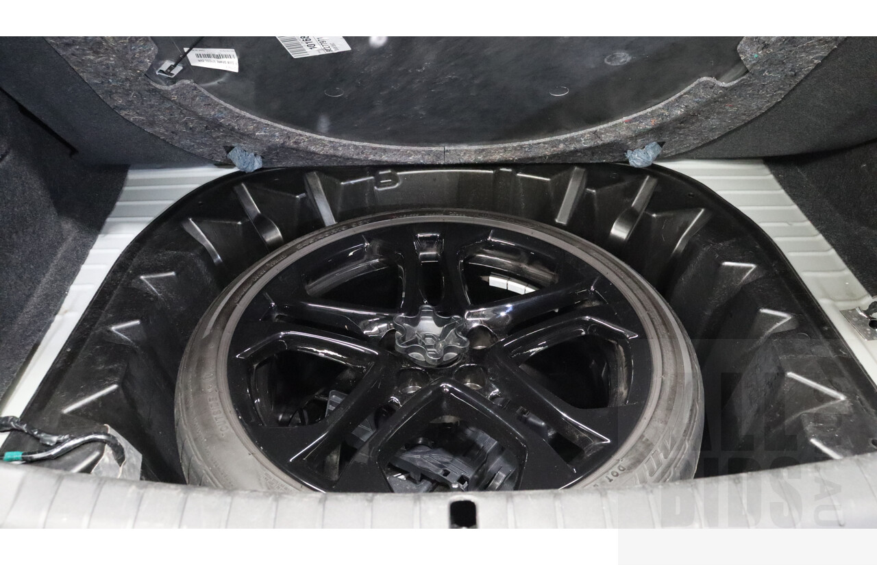 10/2014 Holden Commodore SS-V Redline VF MY15 4d Sedan White 6.0L