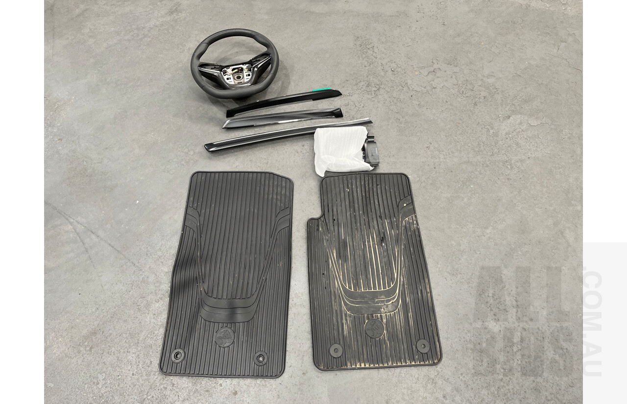 10/2014 Holden Commodore SS-V Redline VF MY15 4d Sedan White 6.0L