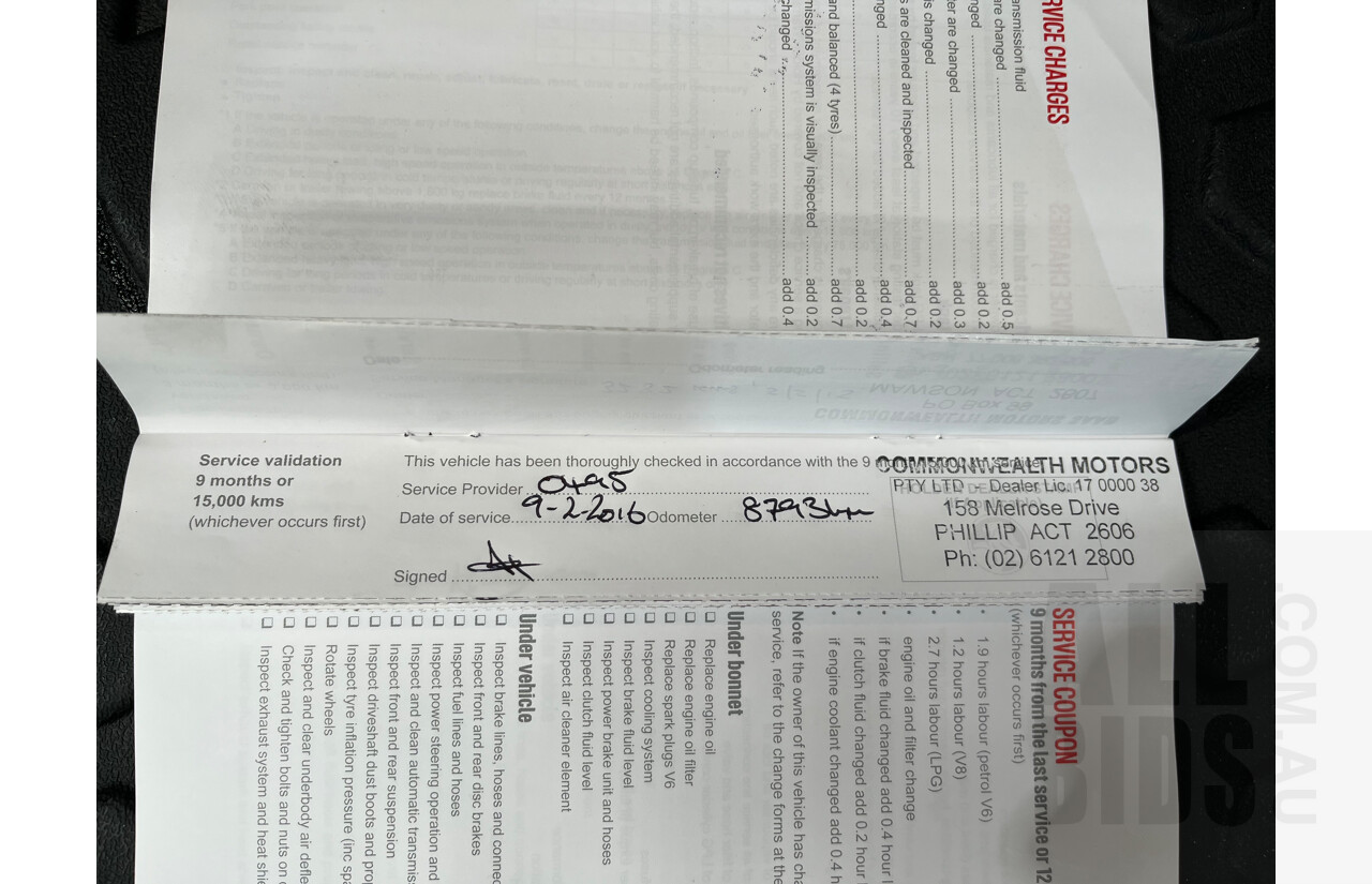 10/2014 Holden Commodore SS-V Redline VF MY15 4d Sedan White 6.0L