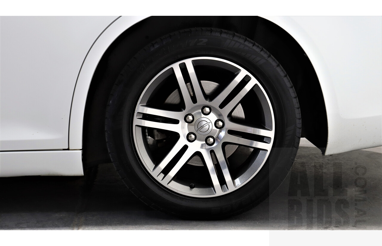 5/2014 Chrysler 300 C MY12 4d Sedan White 3.0L Turbo Diesel