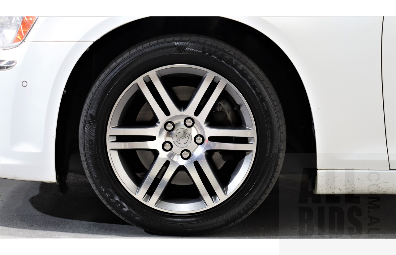 5/2014 Chrysler 300 C MY12 4d Sedan White 3.0L Turbo Diesel