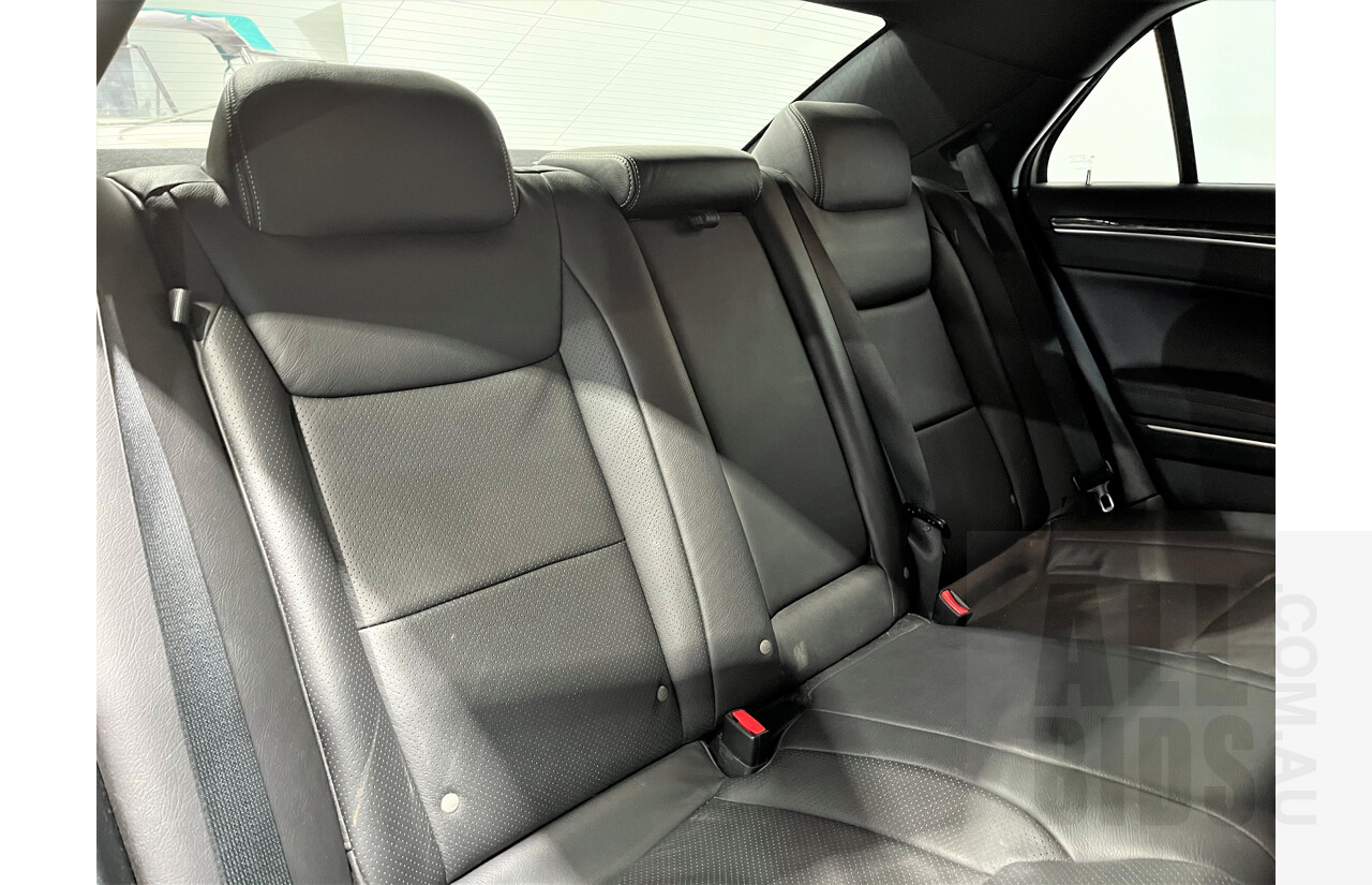 5/2014 Chrysler 300 C MY12 4d Sedan White 3.0L Turbo Diesel