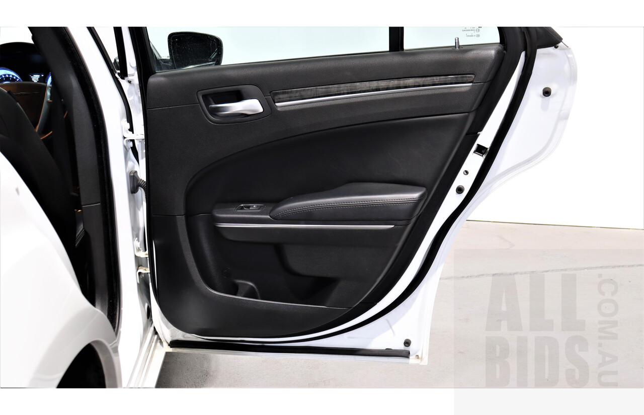 5/2014 Chrysler 300 C MY12 4d Sedan White 3.0L Turbo Diesel