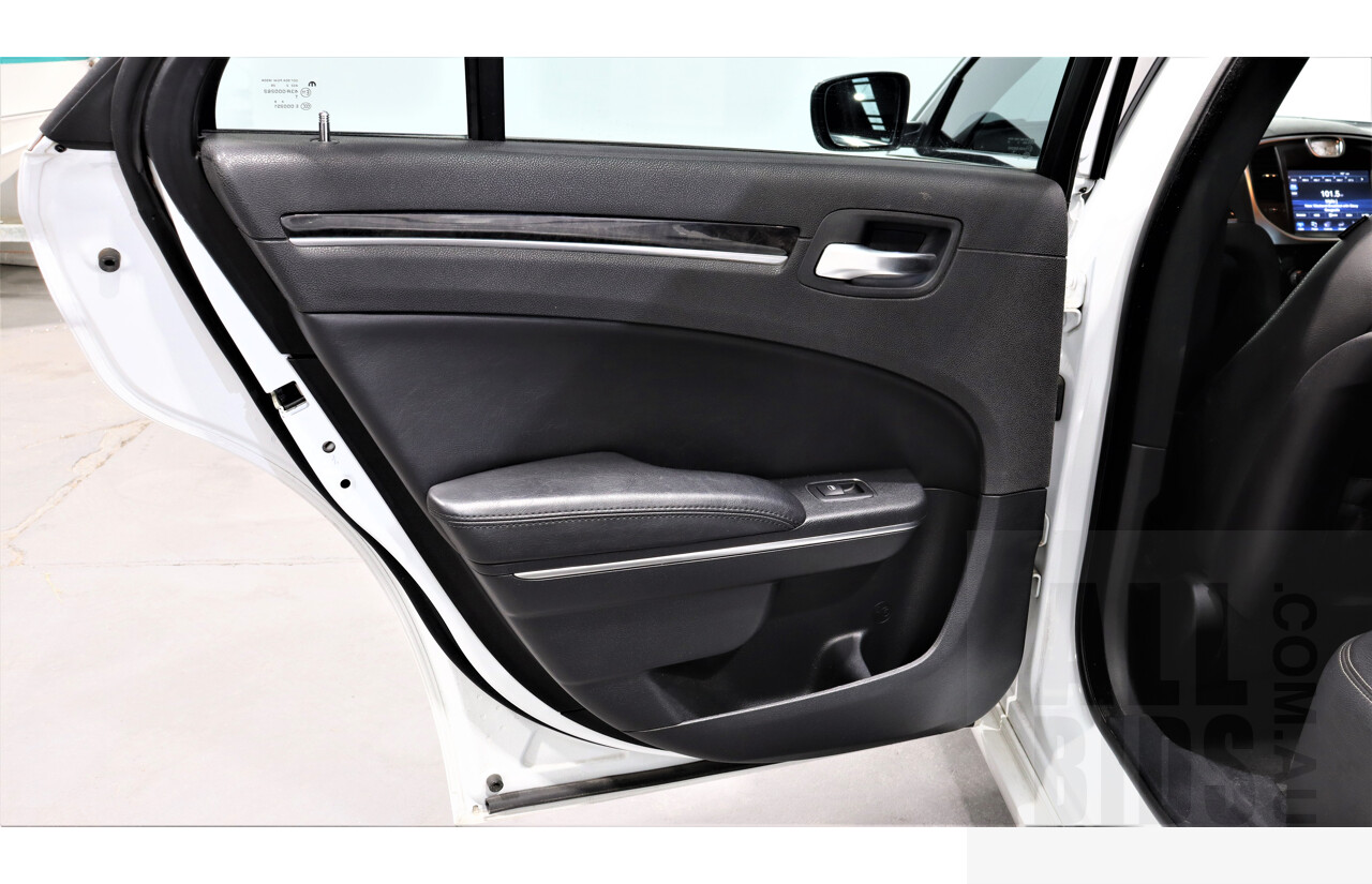 5/2014 Chrysler 300 C MY12 4d Sedan White 3.0L Turbo Diesel