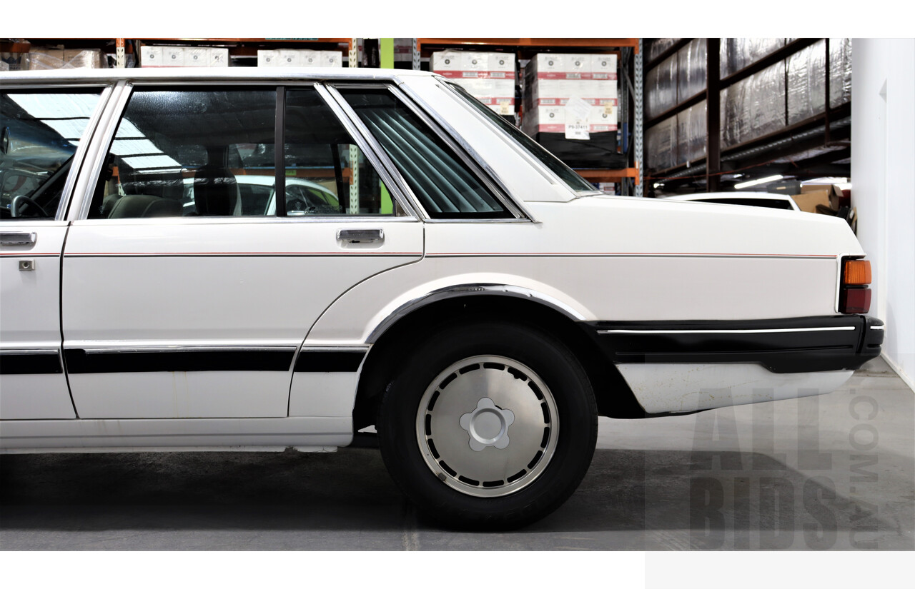 9/1987 Ford LTD FE 4d Sedan White Auto EFI 4.0L