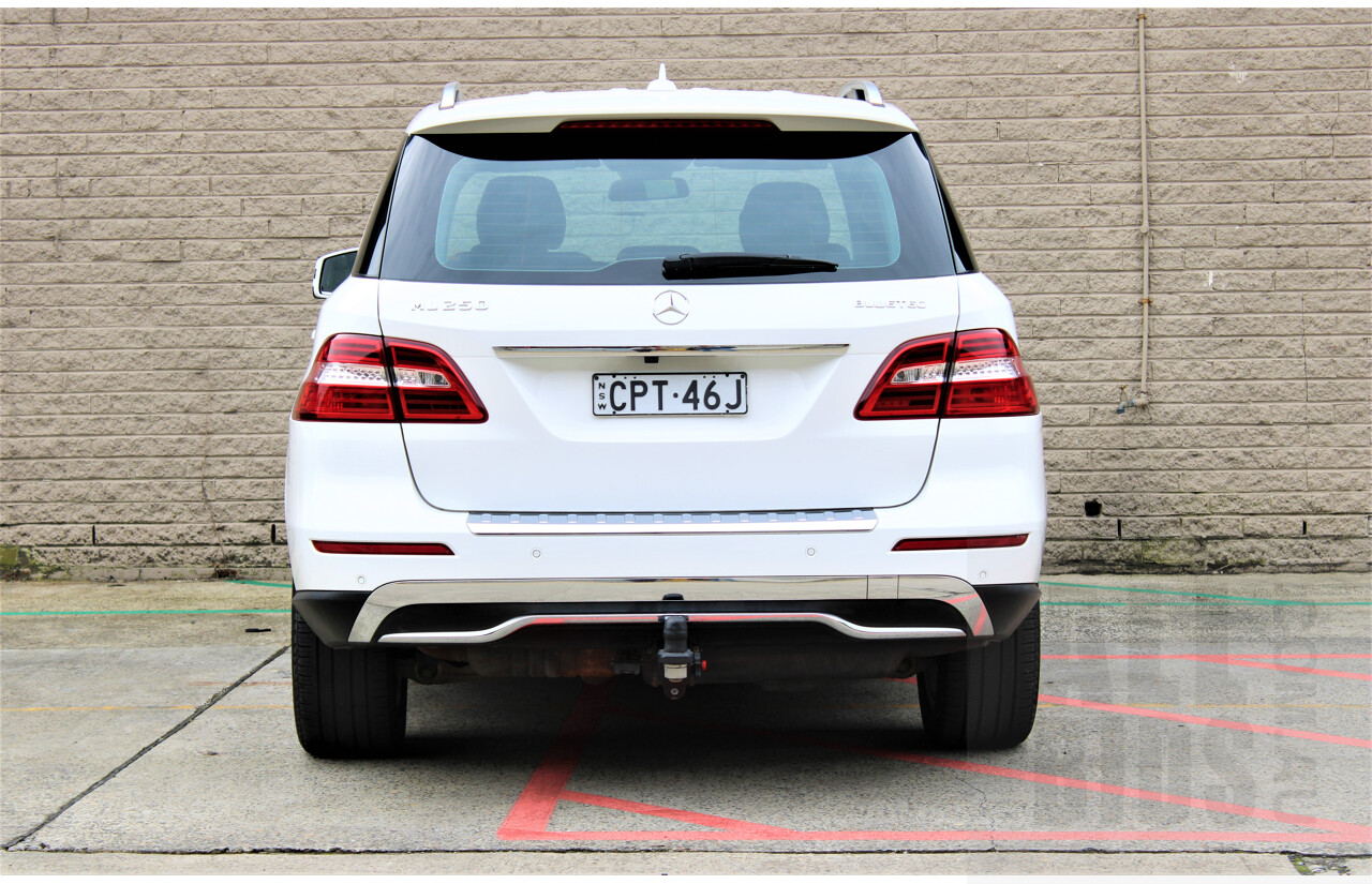 11/2013 Mercedes-Benz ML 250 CDI Bluetec (4x4) 166 4d Wagon Polar White 2.1L Turbo Diesel