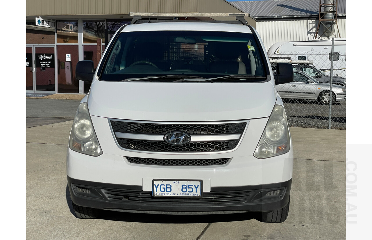 3/2008 Hyundai Iload  TQ 4d Van White 2.4L