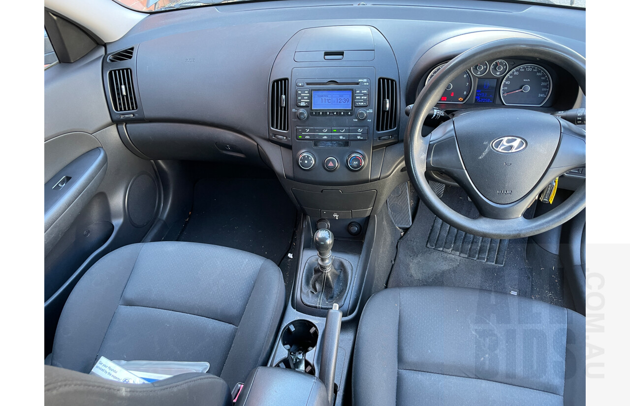 5/2010 Hyundai i30 SX FD MY10 5d Hatchback Silver 1.6L