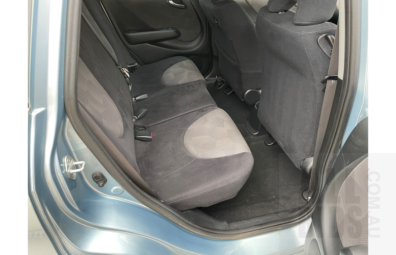 11/2004 Honda Jazz VTi UPGRADE 5d Hatchback Silver 1.5L