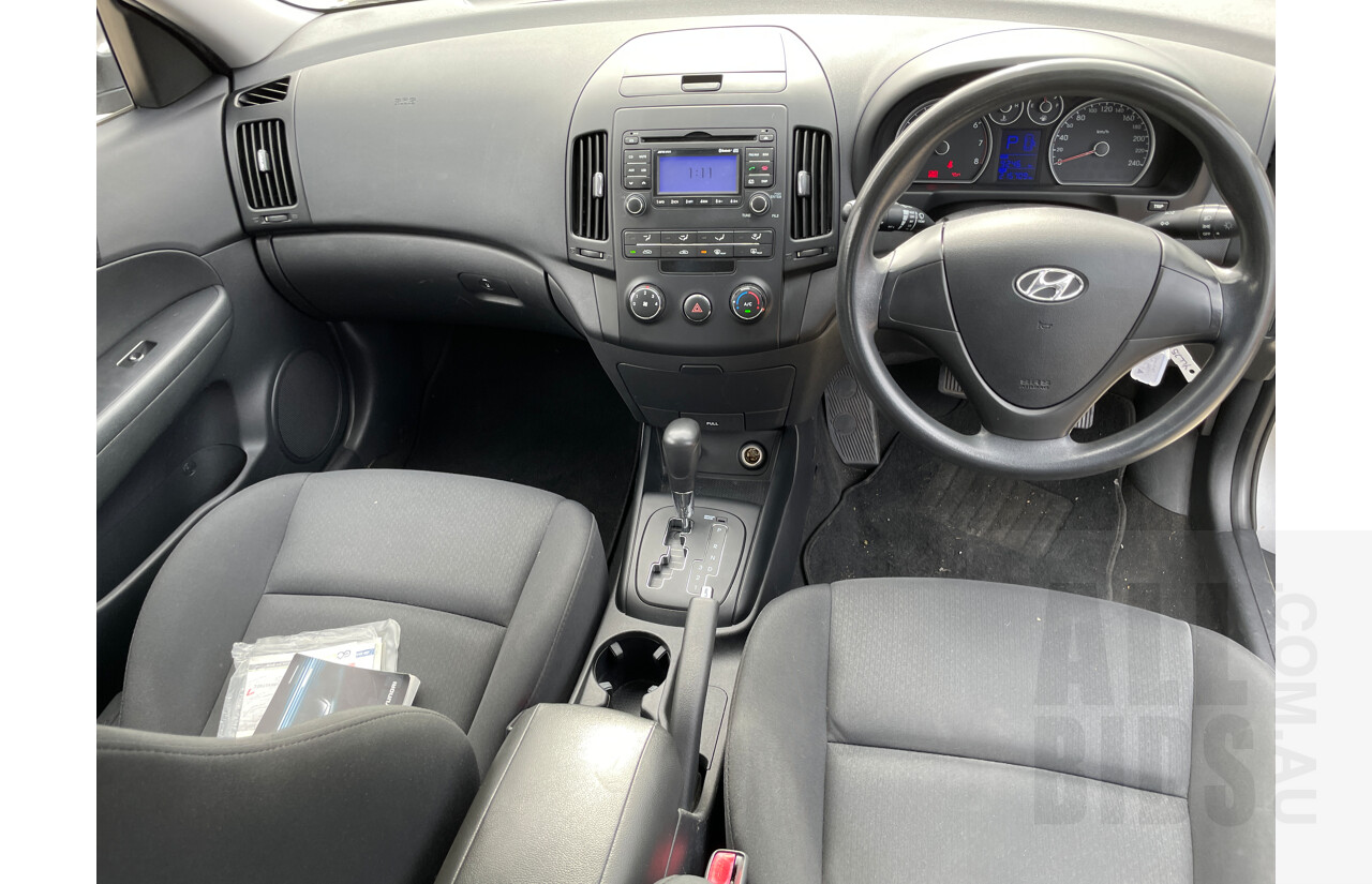 12/2010 Hyundai i30 SX FD MY11 5d Hatchback Grey 2.0L