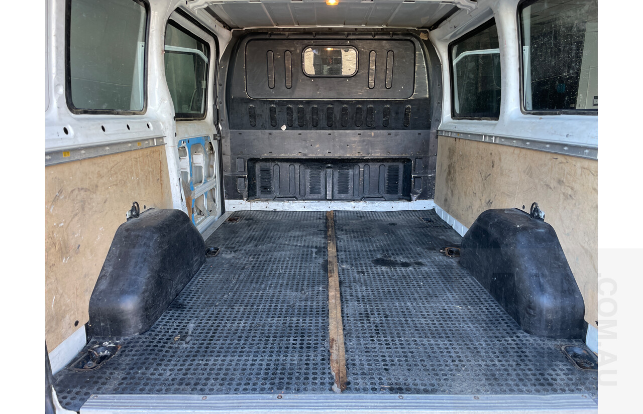 4/2010 Ford Transit LOW (mwb) VM MY10 Van White 2.2L