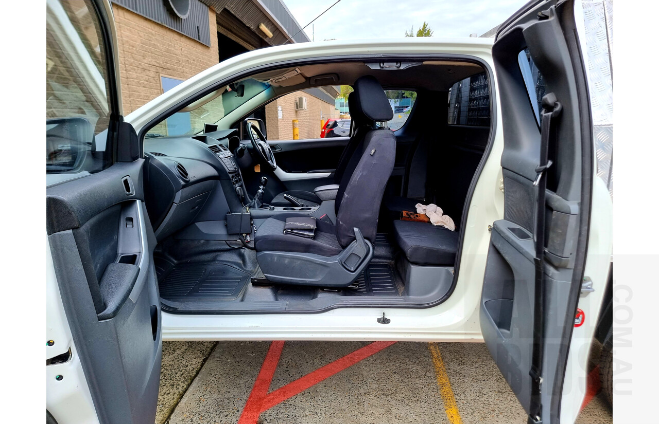 8/2014 Mazda BT-50 XT (4x4) MY13 Freestyle C/Chas White 3.2L Turbo Diesel