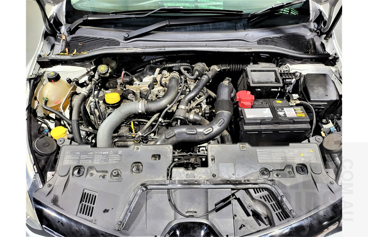 9/2015 Renault Clio Expression X98 5d Hatchback White 1.2L