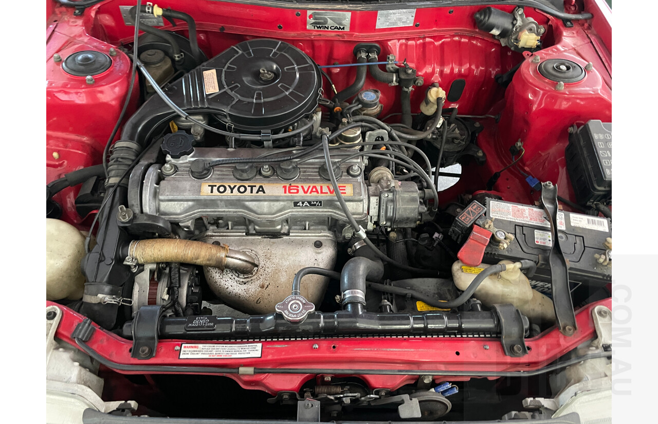 12/1989 Toyota Corolla CS AE92 4d Sedan Red 1.6L