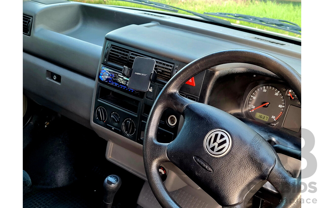 3/2000 Volkswagen Transporter TDi Syncro LWB (4x4) T4 Van White 2.5L
