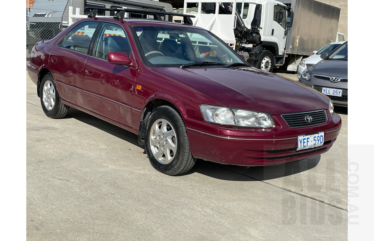 4/1999 Toyota Vienta Grande MCV20R 4d Sedan Maroon 3.0L