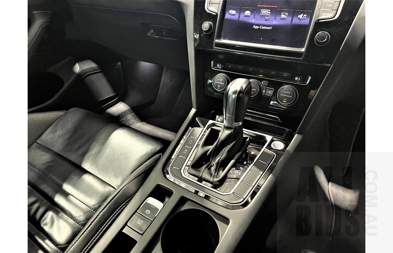 4/2016 Volkswagen Passat 118 TSI R-line 3C MY15 4d Sedan White 1.8L