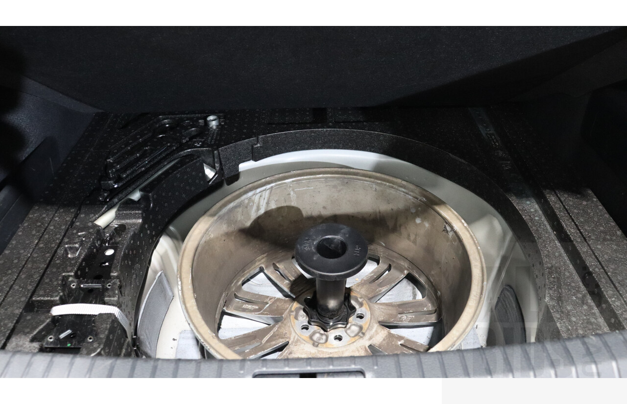 4/2016 Volkswagen Passat 118 TSI R-line 3C MY15 4d Sedan White 1.8L