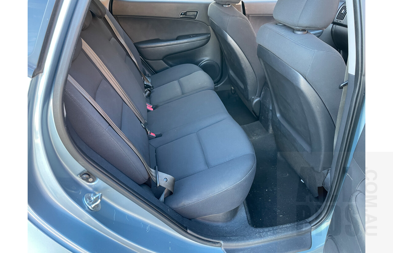 5/2010 Hyundai i30 SX FD MY10 5d Hatchback Blue 2.0L
