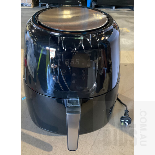 Kogan 8.2L Digital Low Fat 1800W Air Fryer - ORP $239