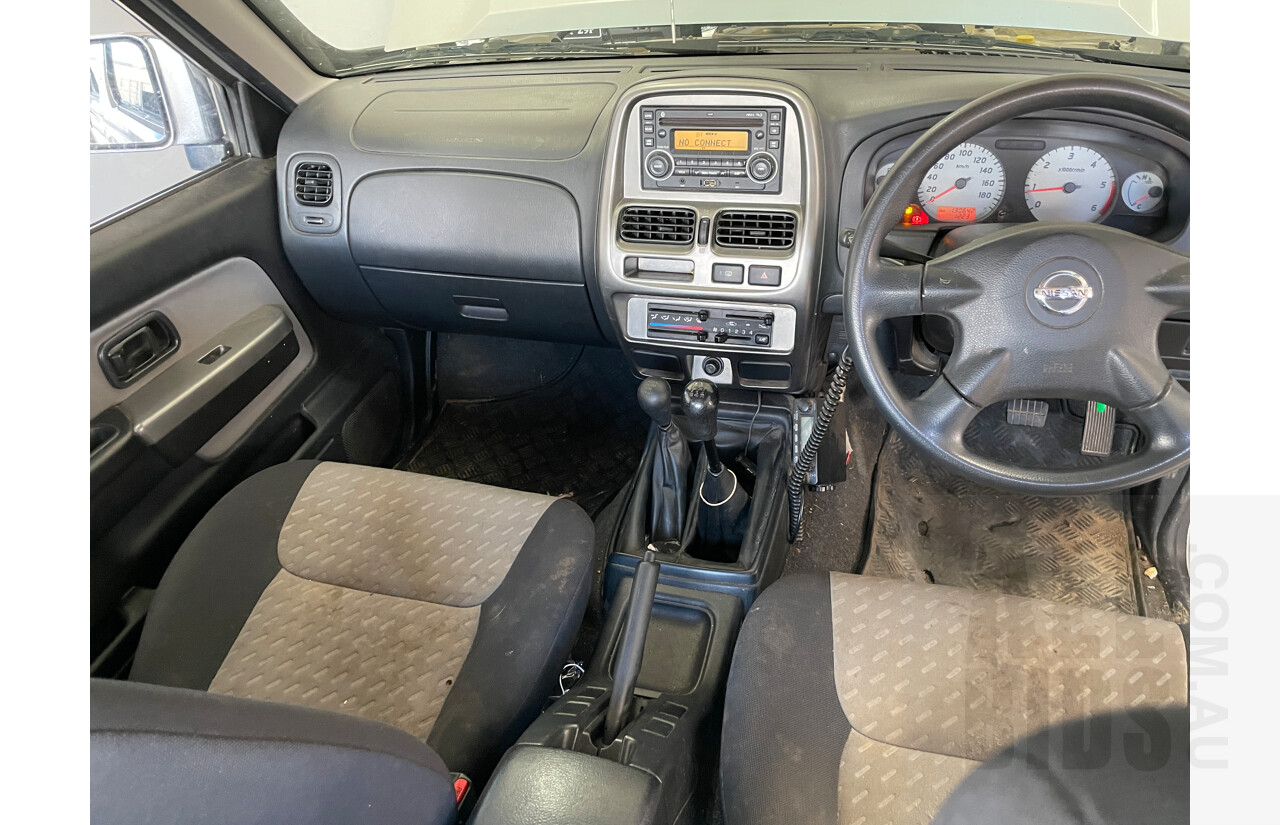 4/2013 Nissan Navara DX (4x4) D22 SERIES 5 C/Chas Silver 2.5L