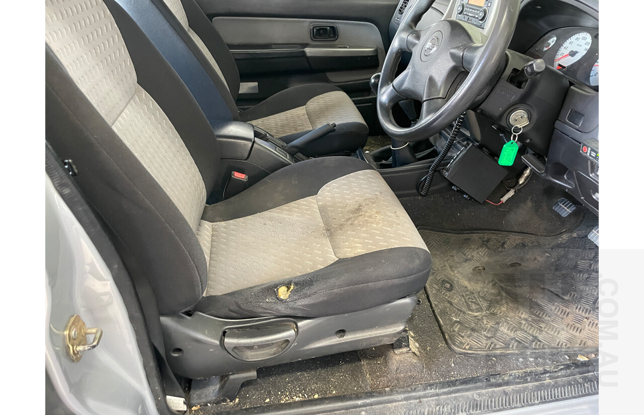 4/2013 Nissan Navara DX (4x4) D22 SERIES 5 C/Chas Silver 2.5L