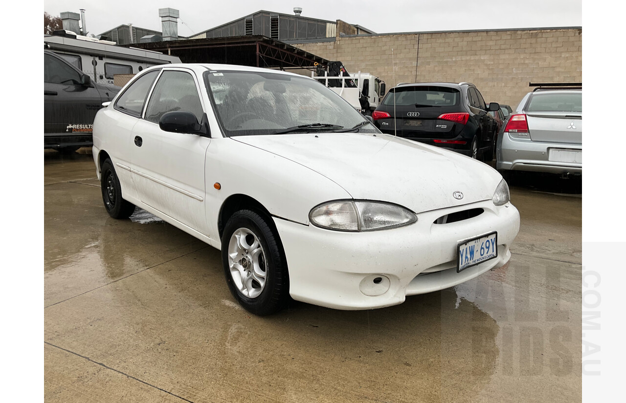 1/2000 Hyundai Excel GX X3 3d Hatchback White 1.5L