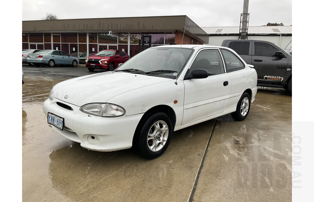 1/2000 Hyundai Excel GX X3 3d Hatchback White 1.5L