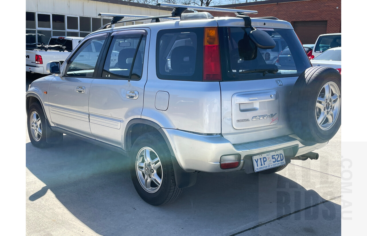 3/2000 Honda CRV (4x4) Sport  4d Wagon Silver 2.0L