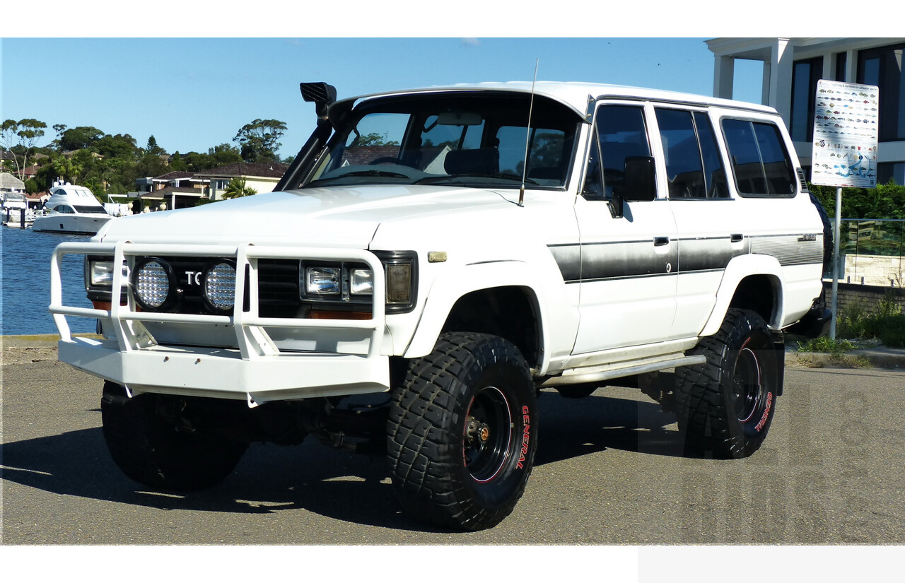 12/1988 Toyota Landcruiser (4x4) 4d Wagon White 4.0L