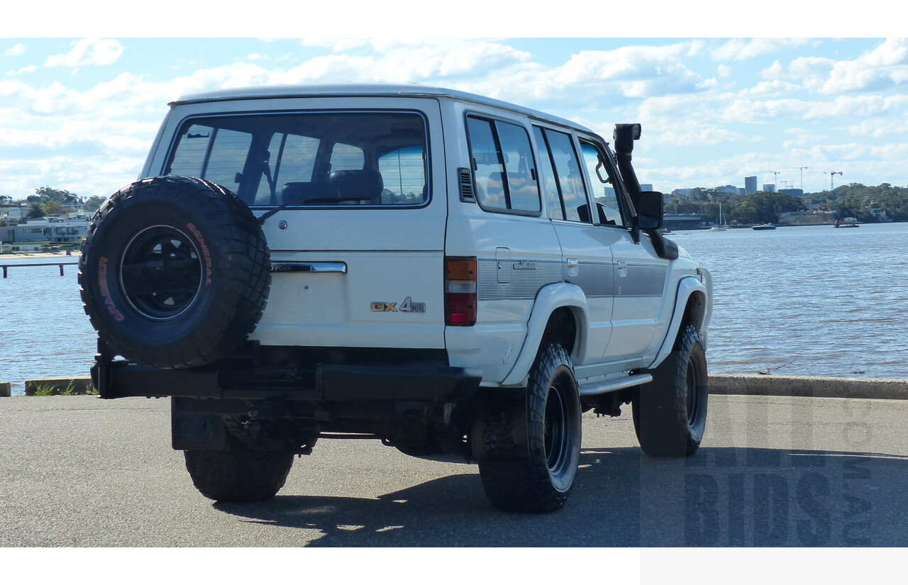 12/1988 Toyota Landcruiser (4x4) 4d Wagon White 4.0L