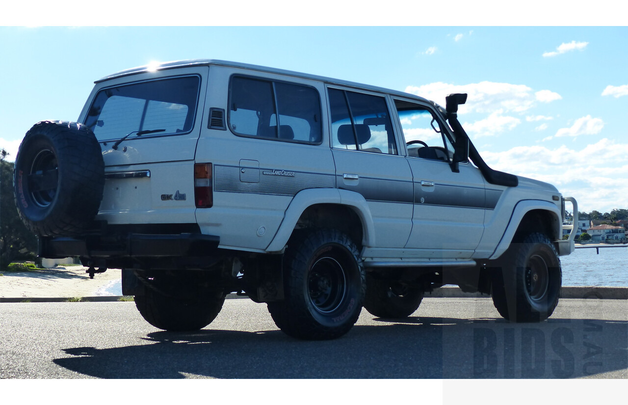 12/1988 Toyota Landcruiser (4x4) 4d Wagon White 4.0L