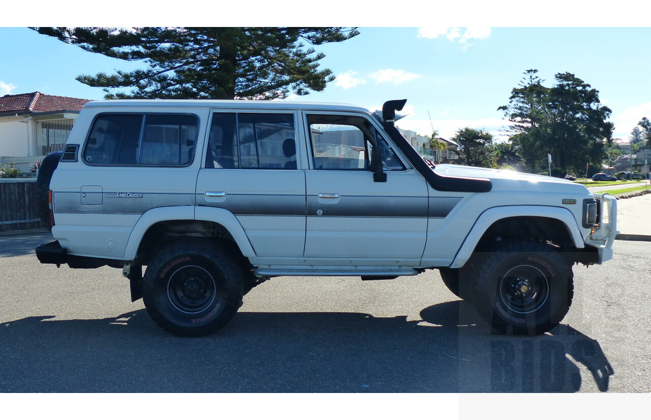 12/1988 Toyota Landcruiser (4x4) 4d Wagon White 4.0L