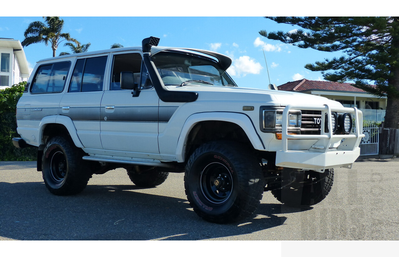 12/1988 Toyota Landcruiser (4x4) 4d Wagon White 4.0L