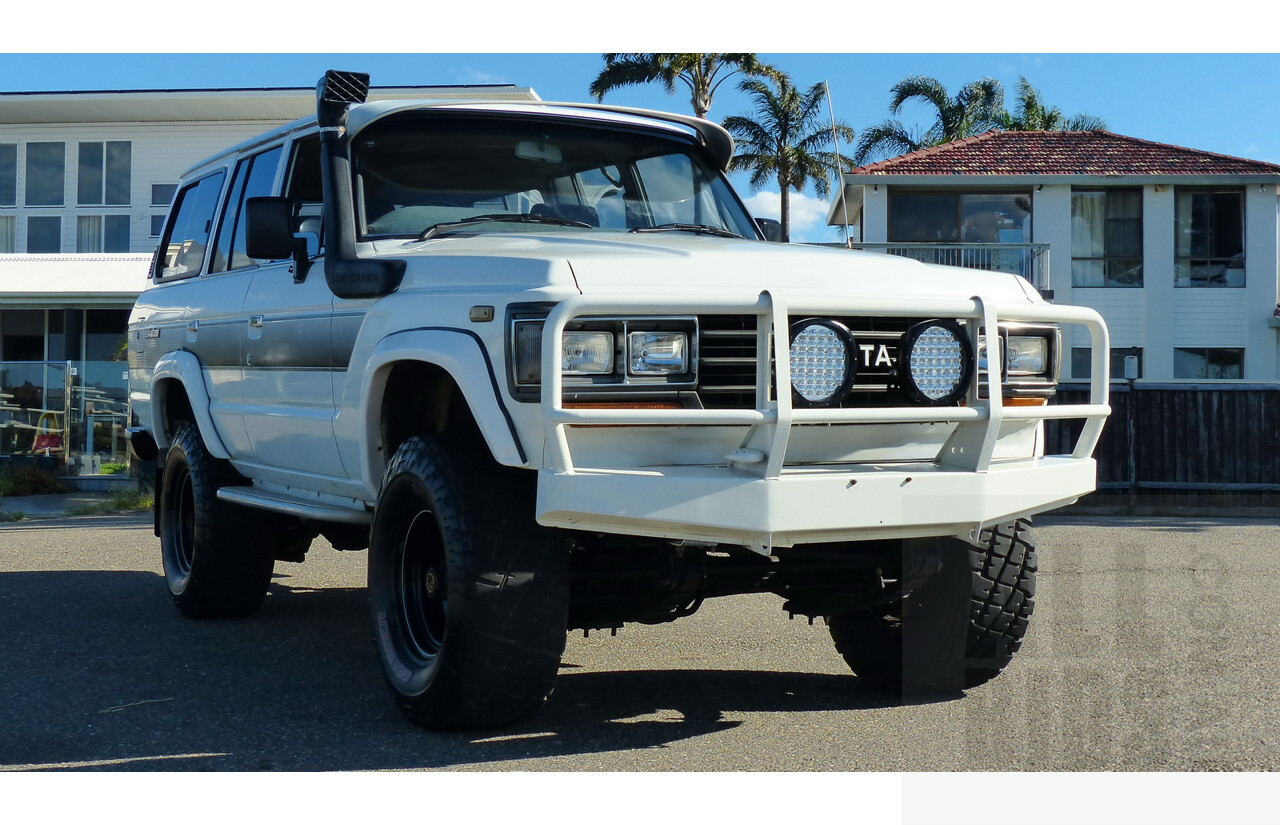 12/1988 Toyota Landcruiser (4x4) 4d Wagon White 4.0L