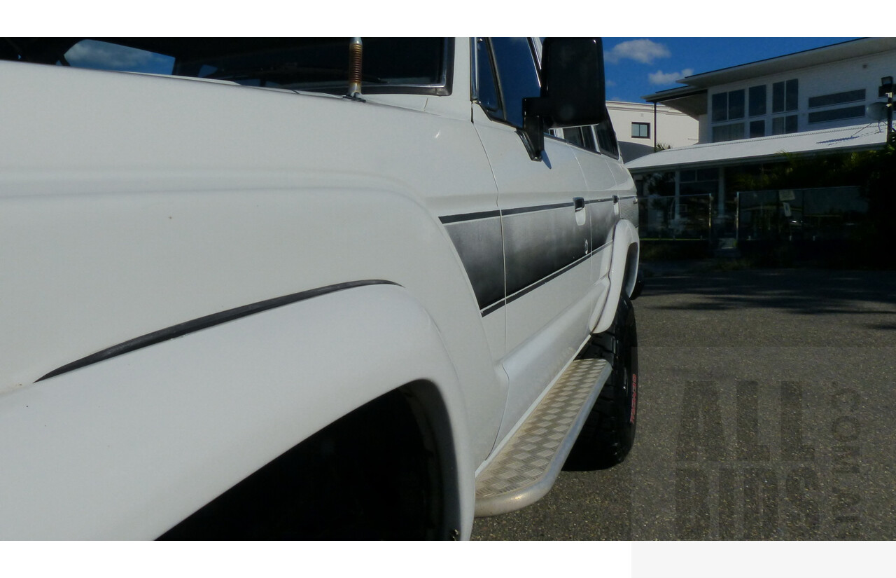 12/1988 Toyota Landcruiser (4x4) 4d Wagon White 4.0L