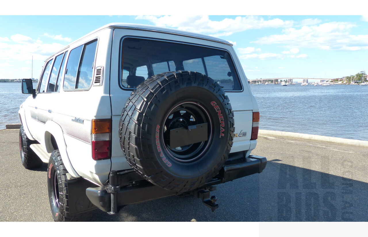 12/1988 Toyota Landcruiser (4x4) 4d Wagon White 4.0L
